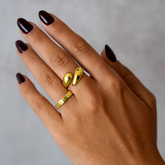 Twisted ring